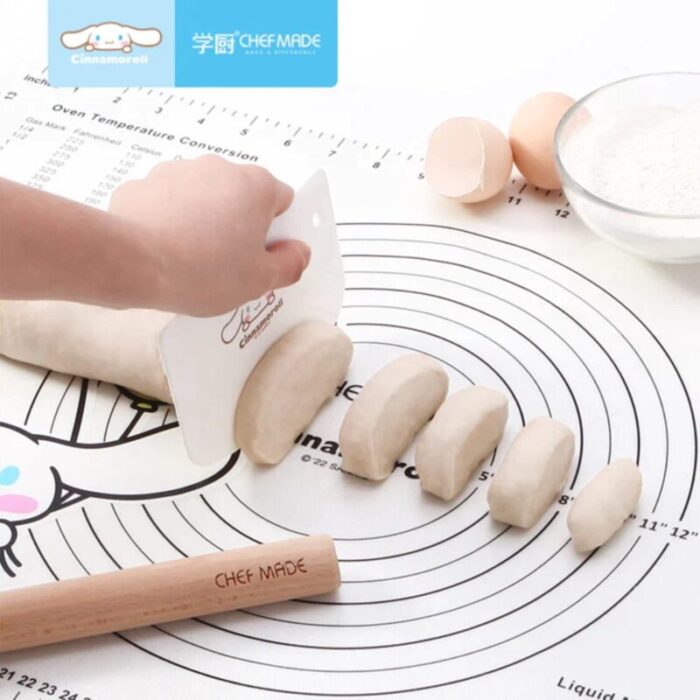 chefmade plastic dough cutter and scraper l135xw91xh02cm wh cinnamoroll 1898cm cl5002 240801102637 3