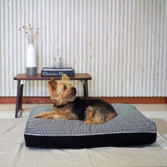 dakota cooling dog bed medium sized in white and black 221006042718 1